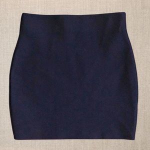 🌹STRETCHY BLACK MINI SKIRT🌹*like New*